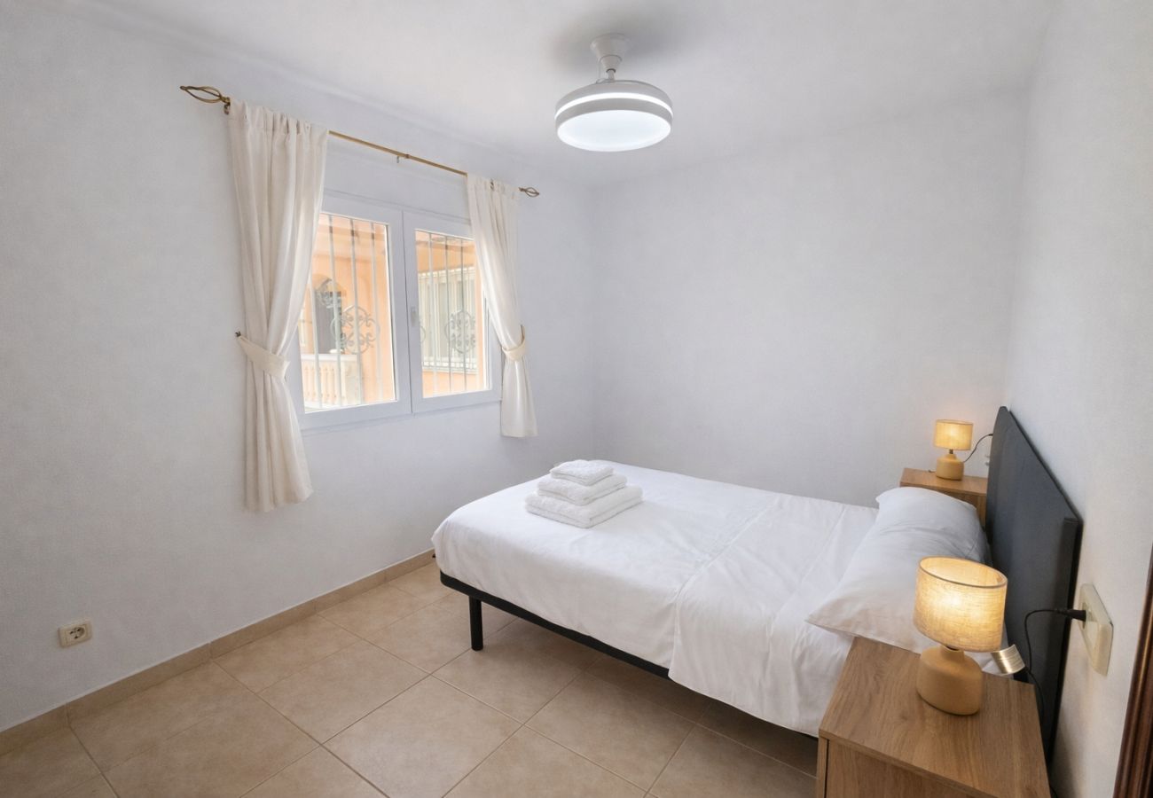 Villa en Alcoceber / Alcossebre - Villa con Piscina Privada y 2.000m² de Jardín