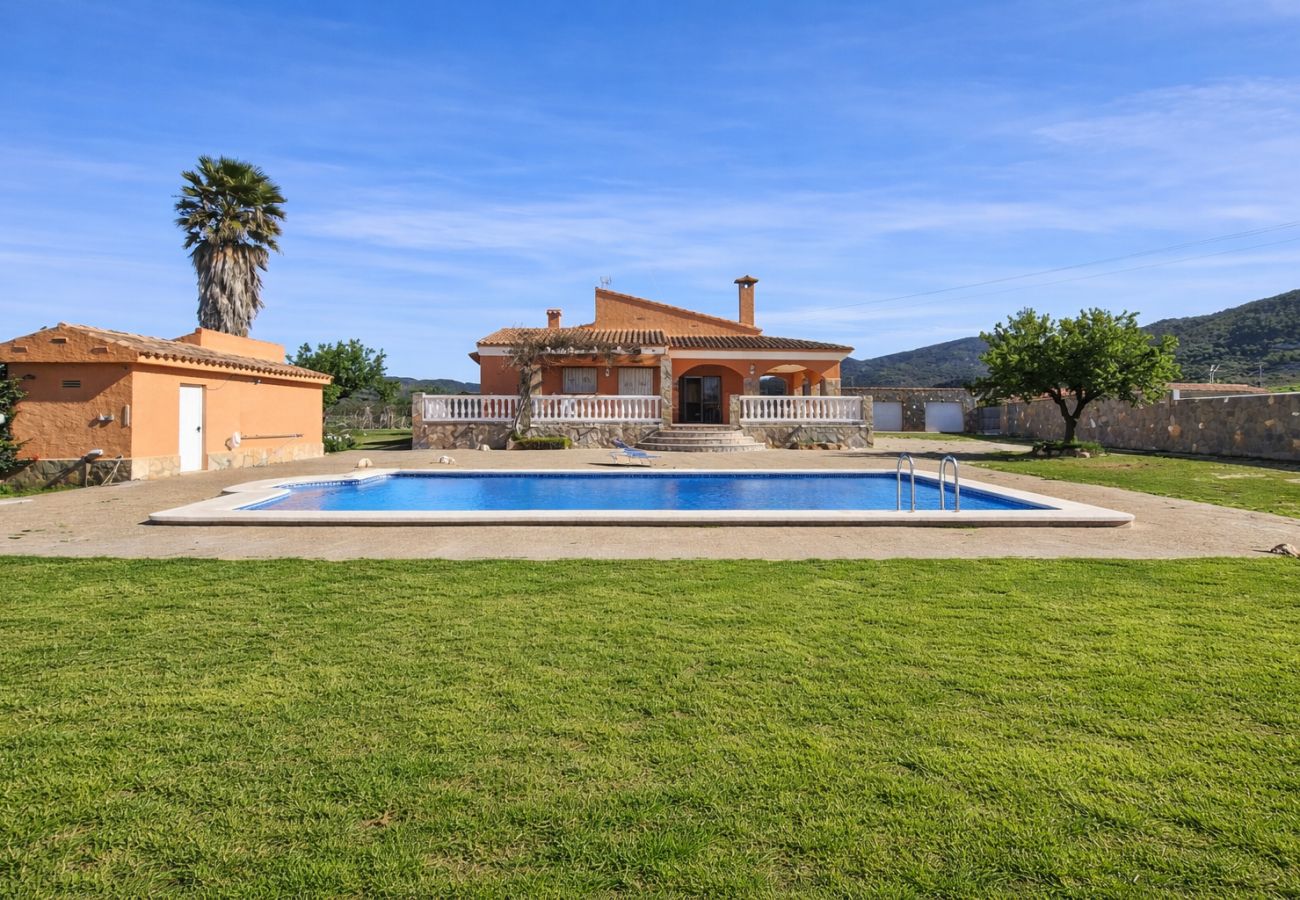 Villa en Alcoceber / Alcossebre - Villa con Piscina Privada y 2.000m² de Jardín