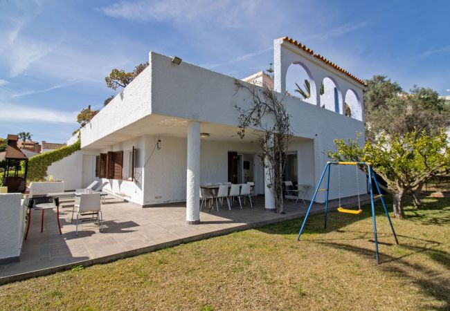 Villa en Alcoceber / Alcossebre - Villa privada con jardín y barbacoa CALA BLANCA