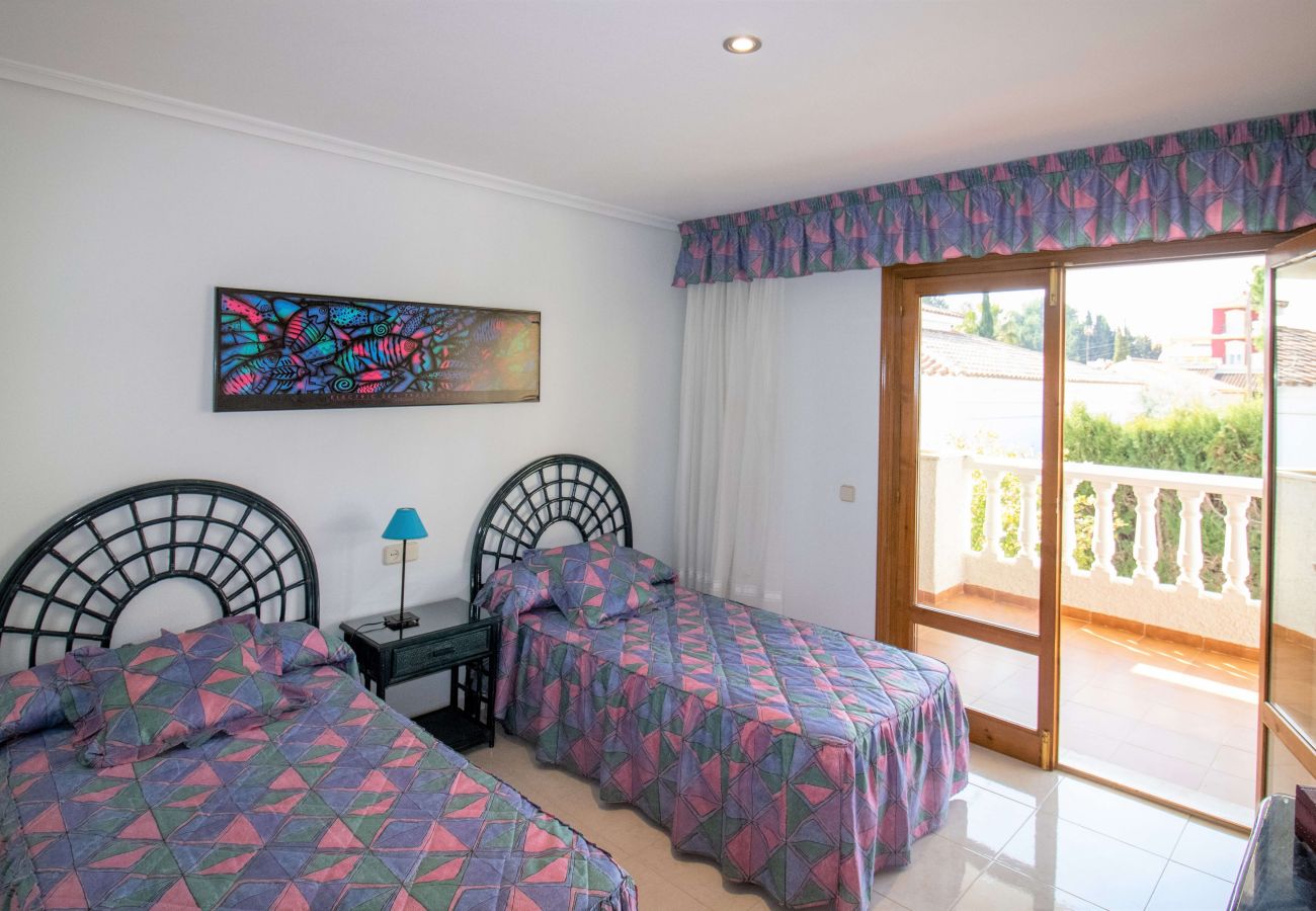 Villa en Alcoceber / Alcossebre - Villa con jardín privado - CALA BLANCA