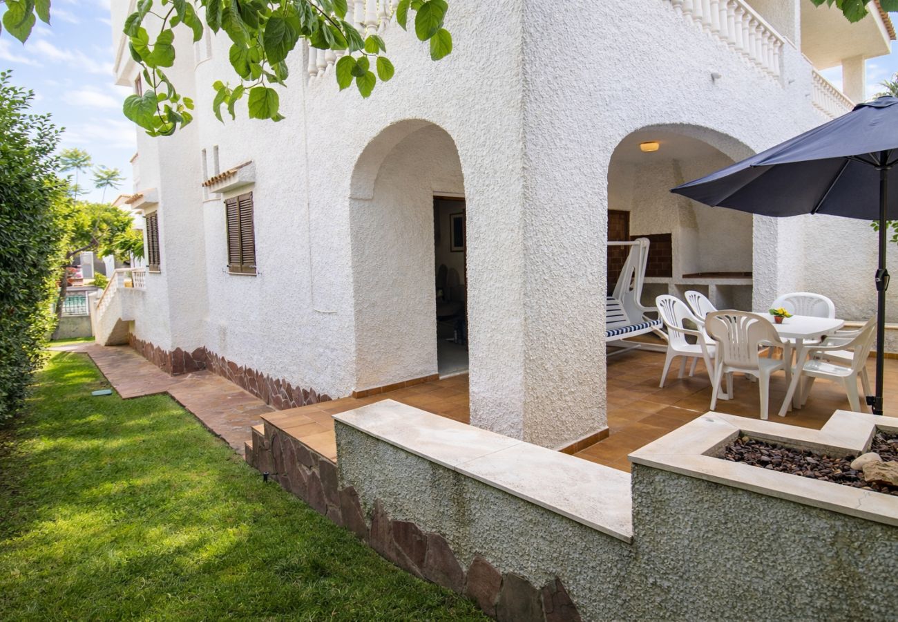 Villa en Alcoceber / Alcossebre - Villa con jardín privado - CALA BLANCA