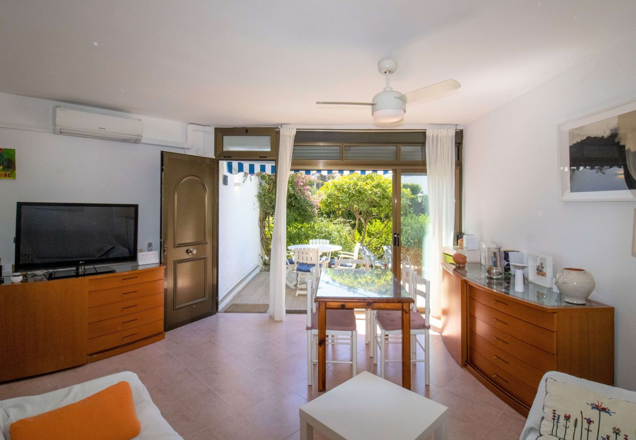 Bungalow en Alcoceber / Alcossebre - Bungalow con terraza y jardín LAS FUENTES