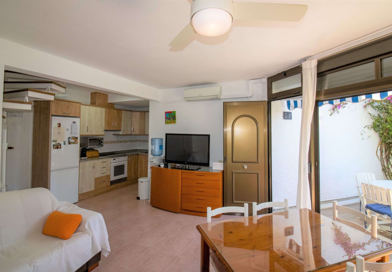 Bungalow en Alcoceber / Alcossebre - Bungalow con terraza y jardín LAS FUENTES