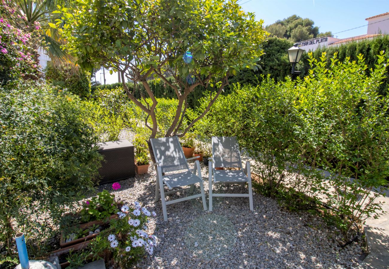 Bungalow en Alcoceber / Alcossebre - Bungalow con terraza y jardín LAS FUENTES