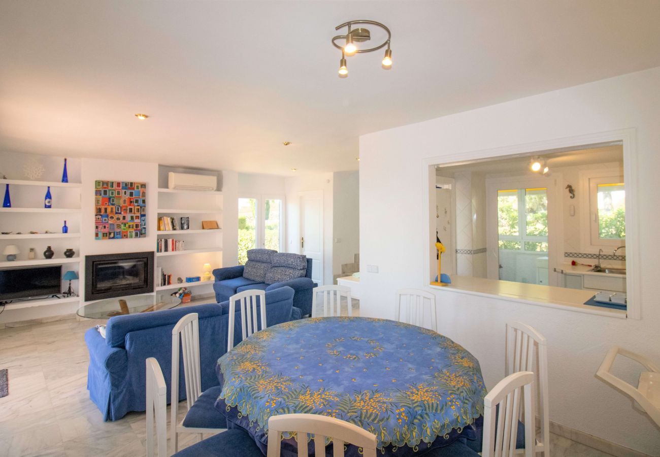 Villa en Alcoceber / Alcossebre - Villa con jardín privado y barbacoa CALA BLANCA