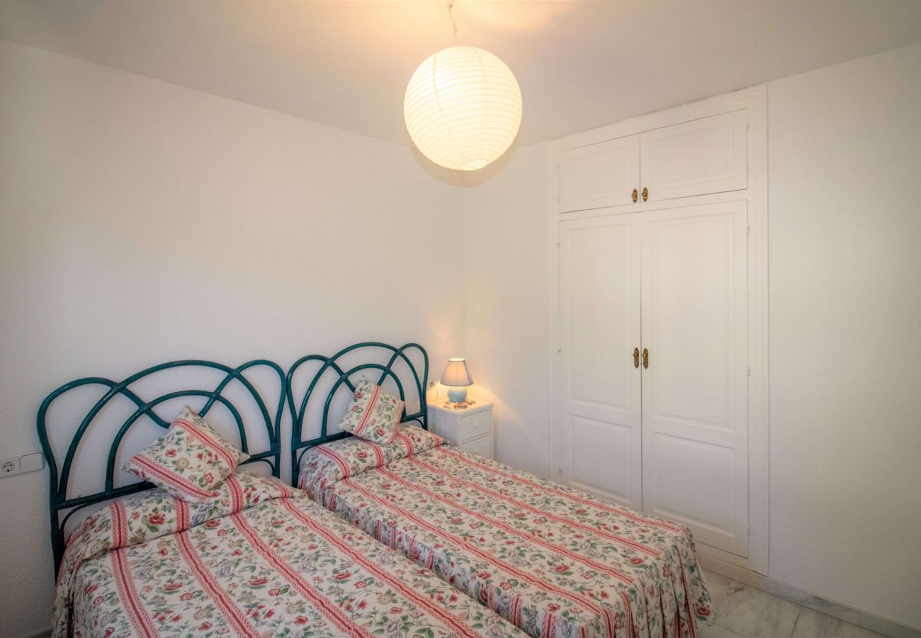 Villa en Alcoceber / Alcossebre - Villa con jardín privado y barbacoa CALA BLANCA