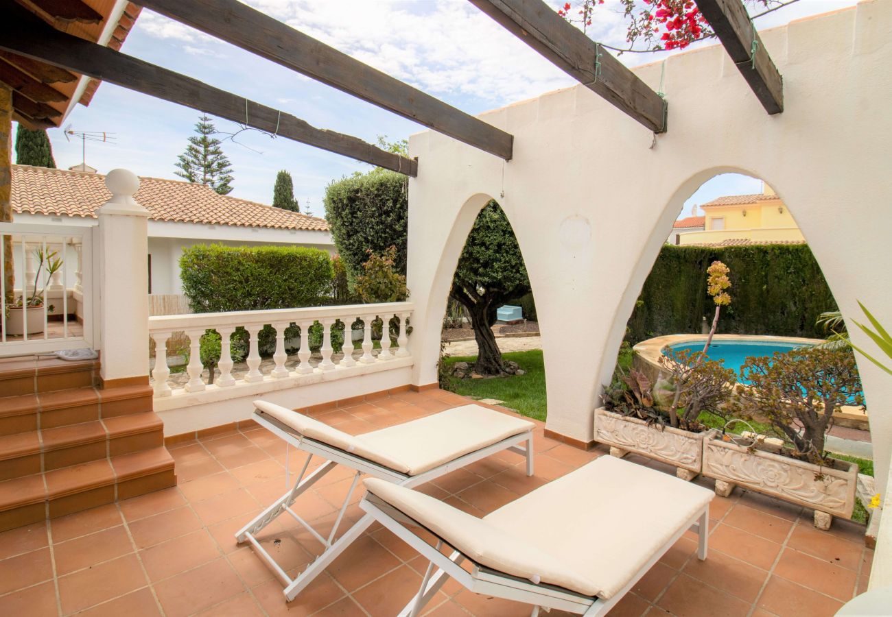 Villa en Alcoceber / Alcossebre - Villa con piscina , jardín y Barbacoa Alcossebre