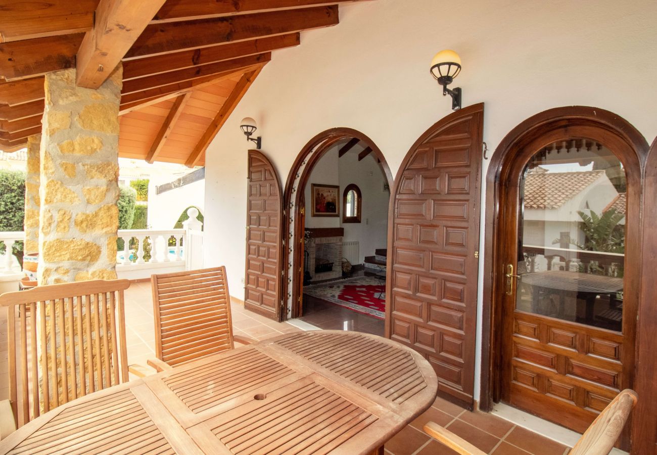 Villa en Alcoceber / Alcossebre - Villa con piscina , jardín y Barbacoa Alcossebre