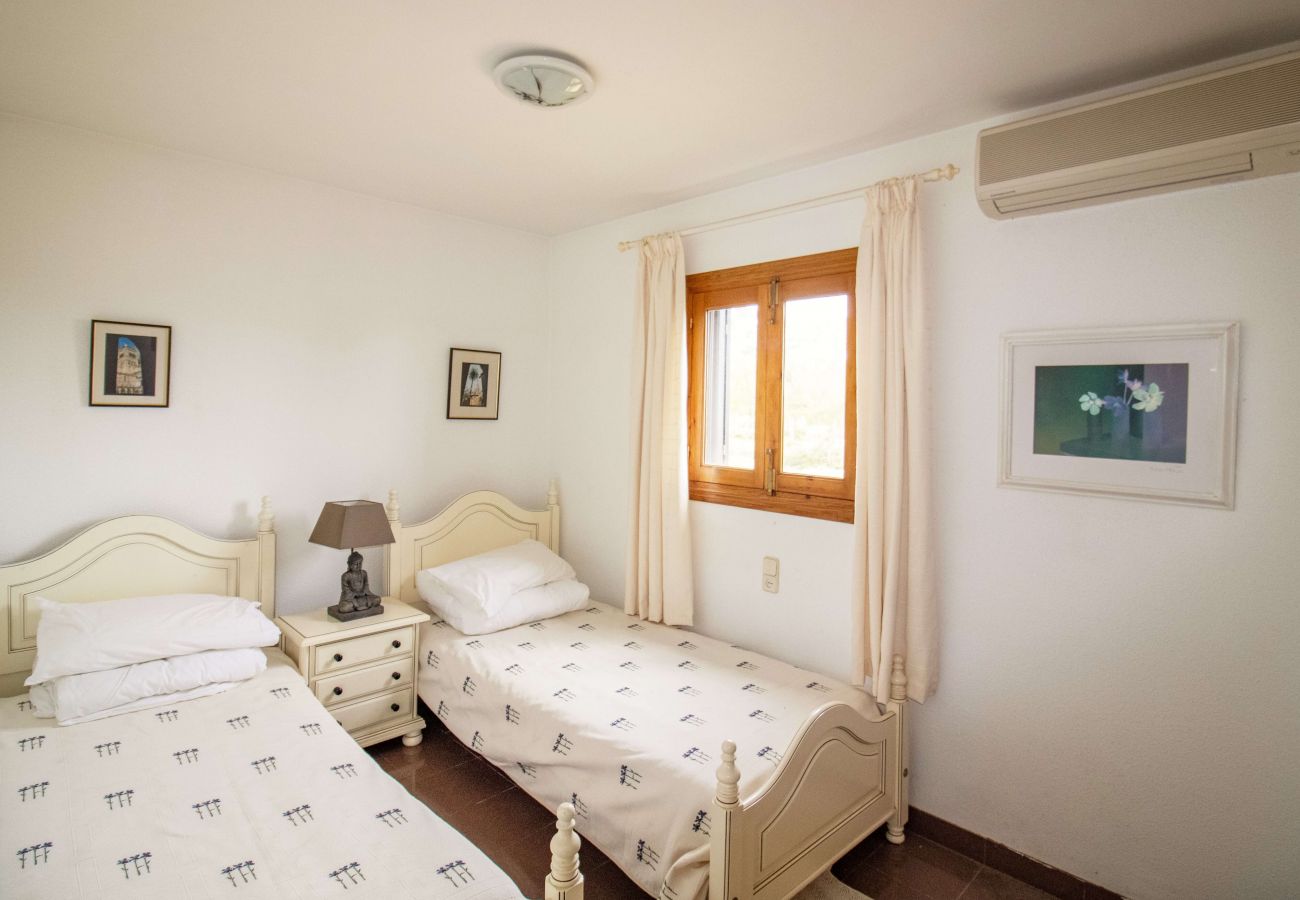Villa en Alcoceber / Alcossebre - Villa con piscina , jardín y Barbacoa Alcossebre