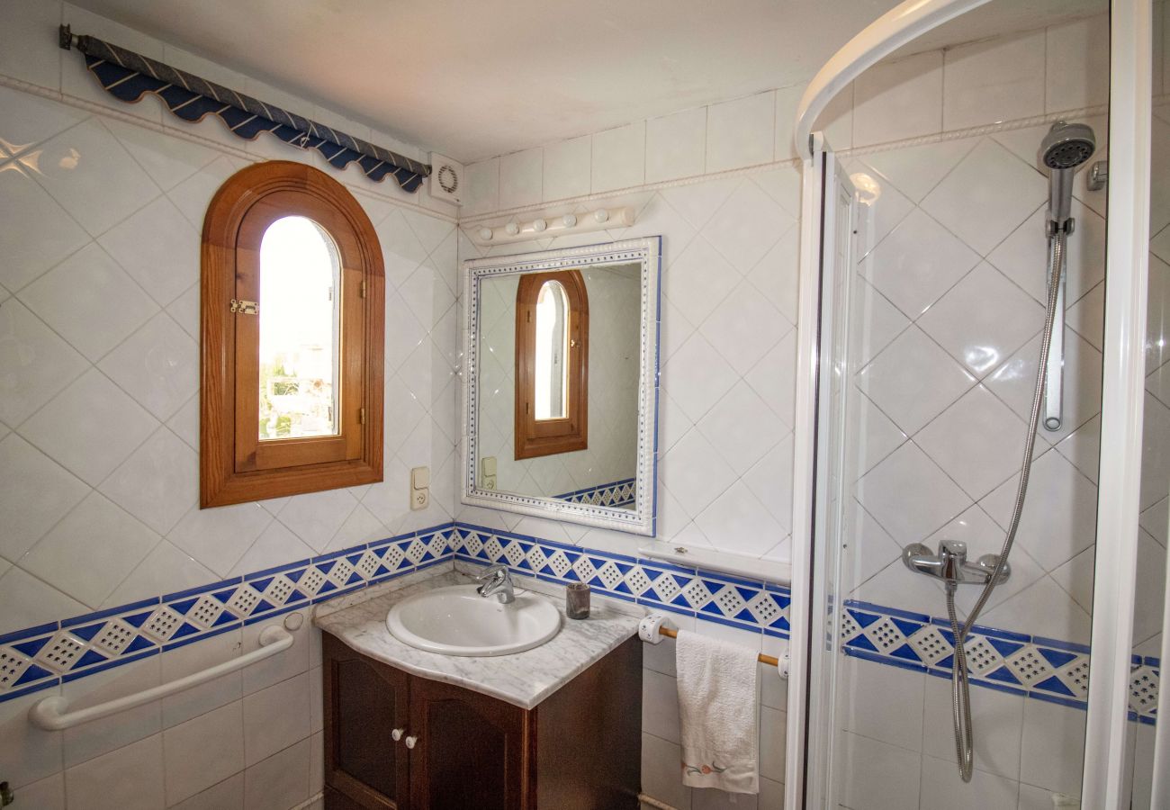 Villa en Alcoceber / Alcossebre - Villa con piscina , jardín y Barbacoa Alcossebre