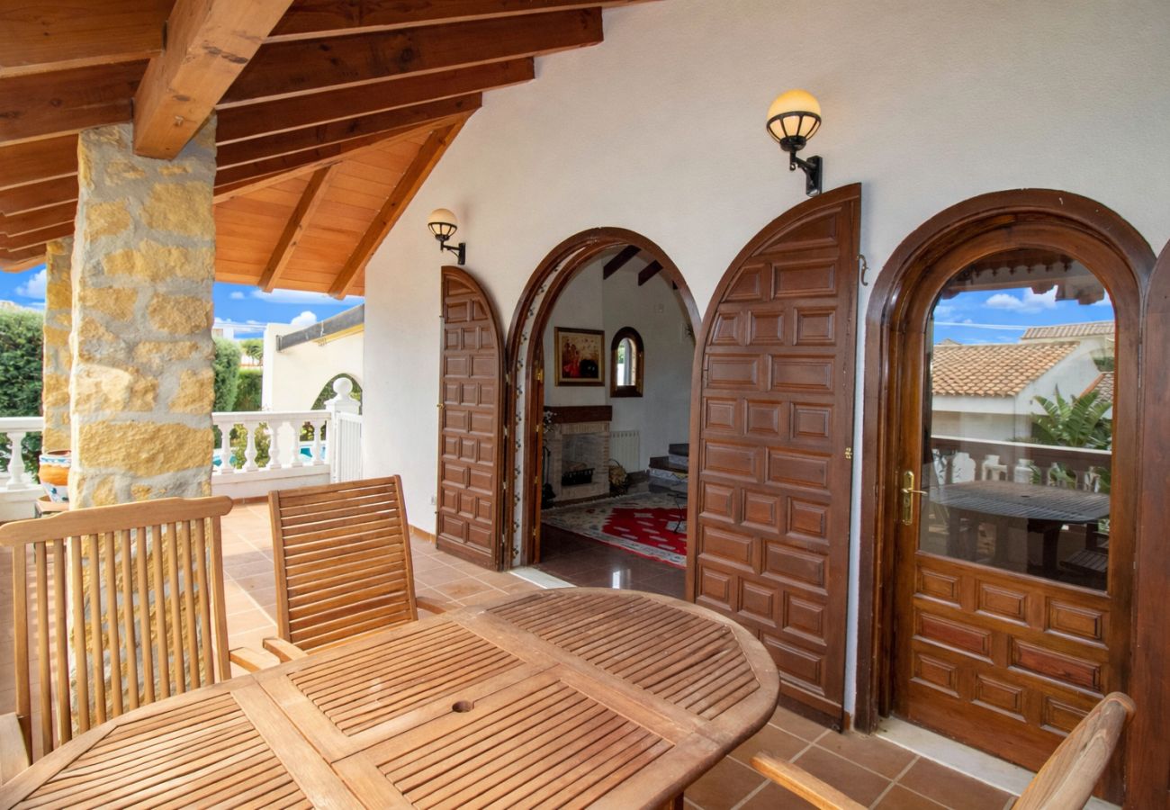 Villa en Alcoceber / Alcossebre - Villa con piscina , jardín y Barbacoa Alcossebre