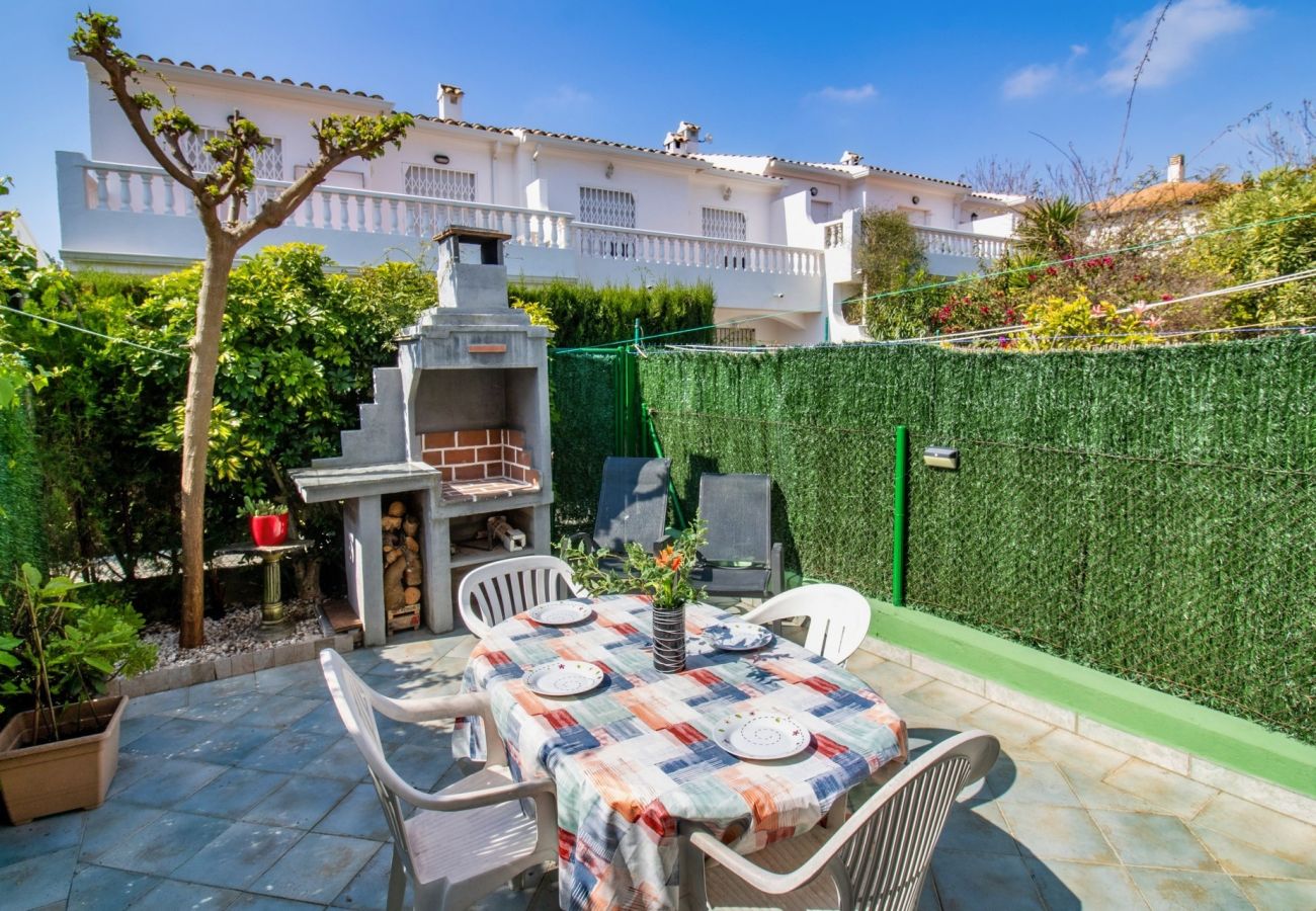 Casa adosada en Alcoceber / Alcossebre - Casa Independiente a 100 metros de Playa Cargador