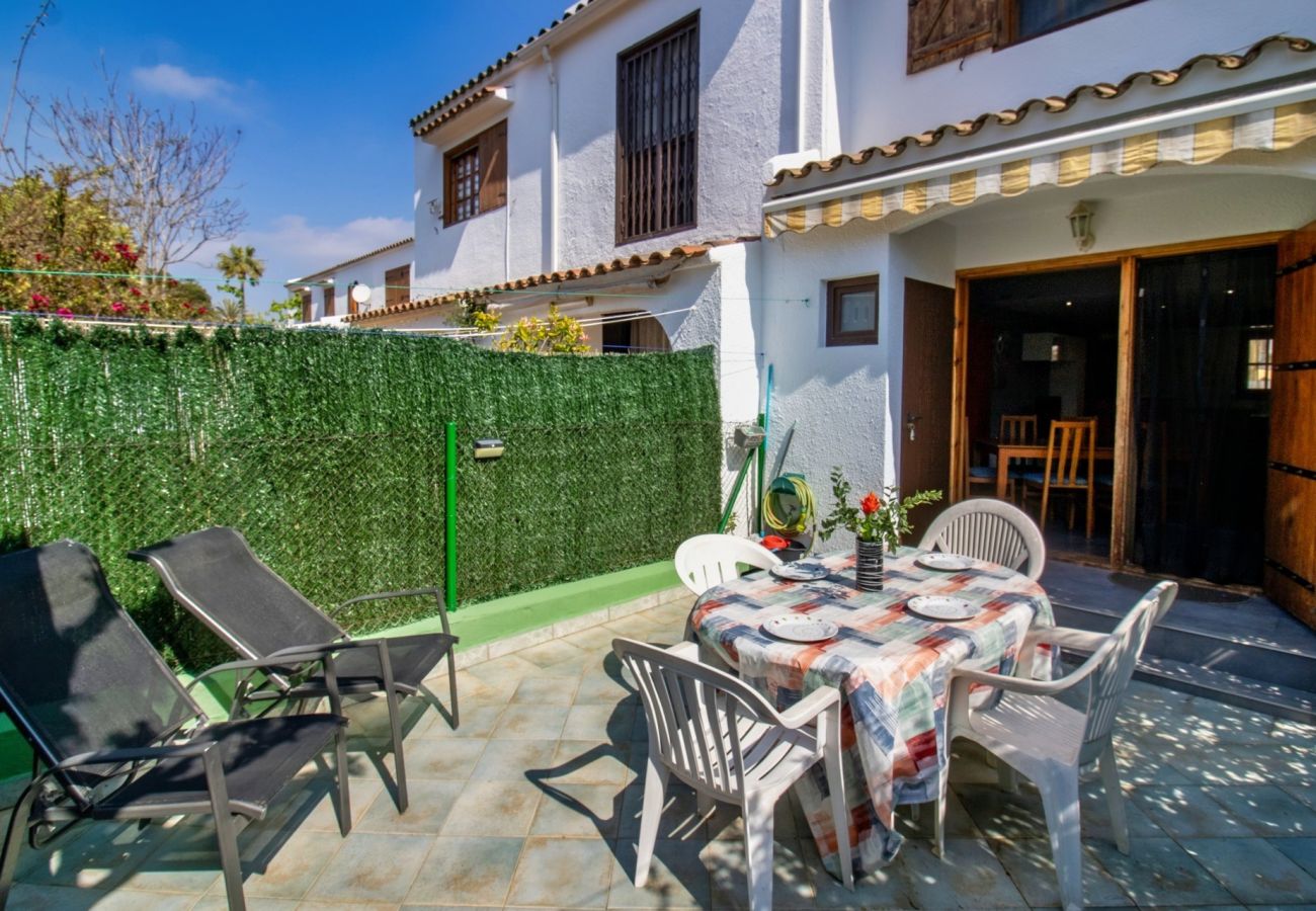 Casa adosada en Alcoceber / Alcossebre - Casa Independiente a 100 metros de Playa Cargador