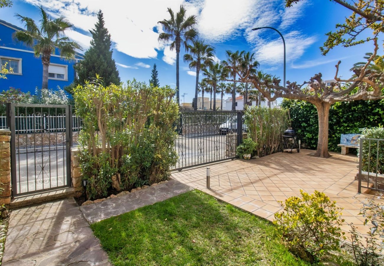 Villa en Alcoceber / Alcossebre - Villa de 3 dormitorios con jardín y barbacoa 