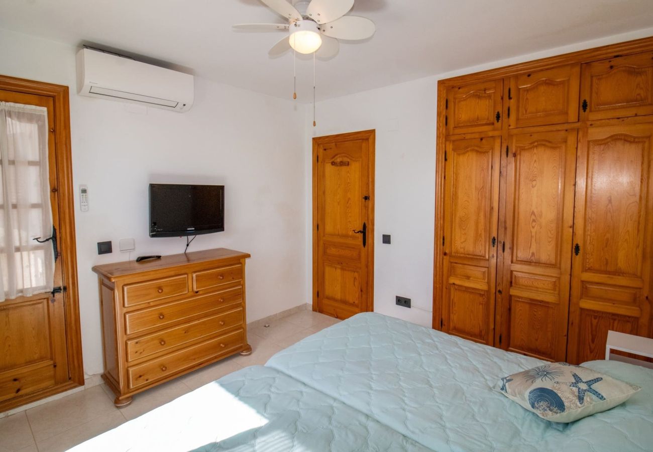 Villa en Alcoceber / Alcossebre - Villa de 3 dormitorios con jardín y barbacoa 