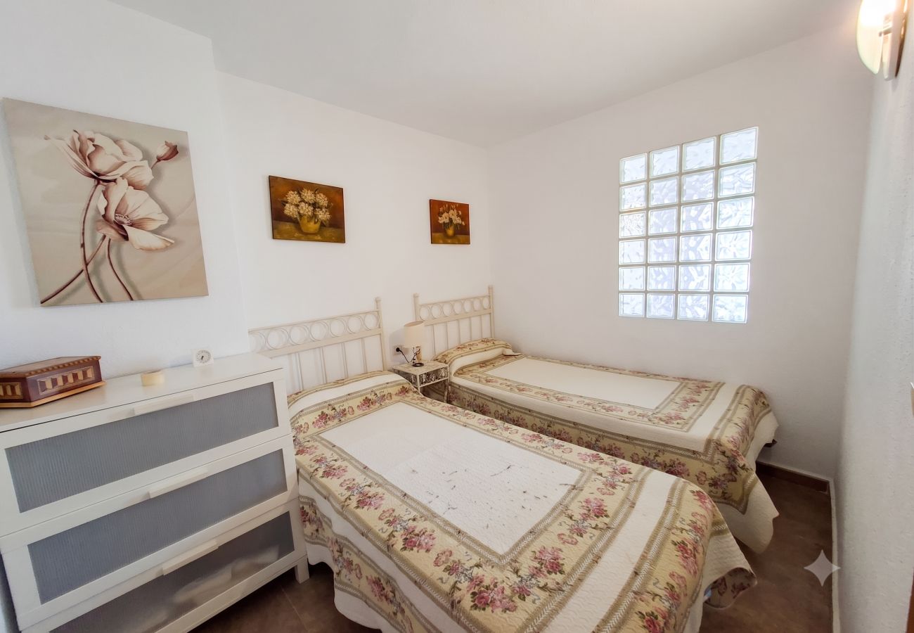 Apartamento en Alcoceber / Alcossebre - Eurhostal · Apartamento para 4 en 1ª línea playa