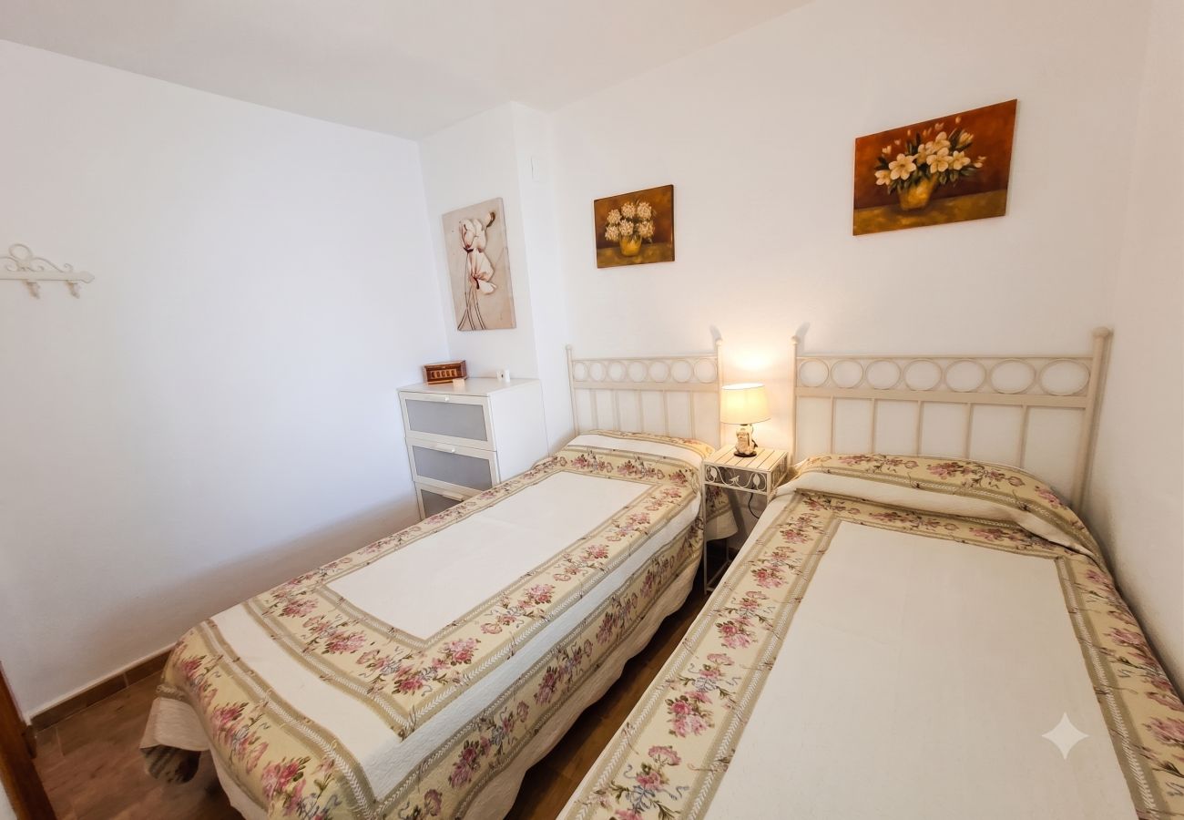 Apartamento en Alcoceber / Alcossebre - Eurhostal · Apartamento para 4 en 1ª línea playa