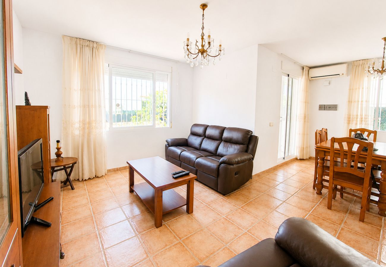 Casa en Alcoceber / Alcossebre - Villa Tres Playas | Gran patio privado · Piscina ·