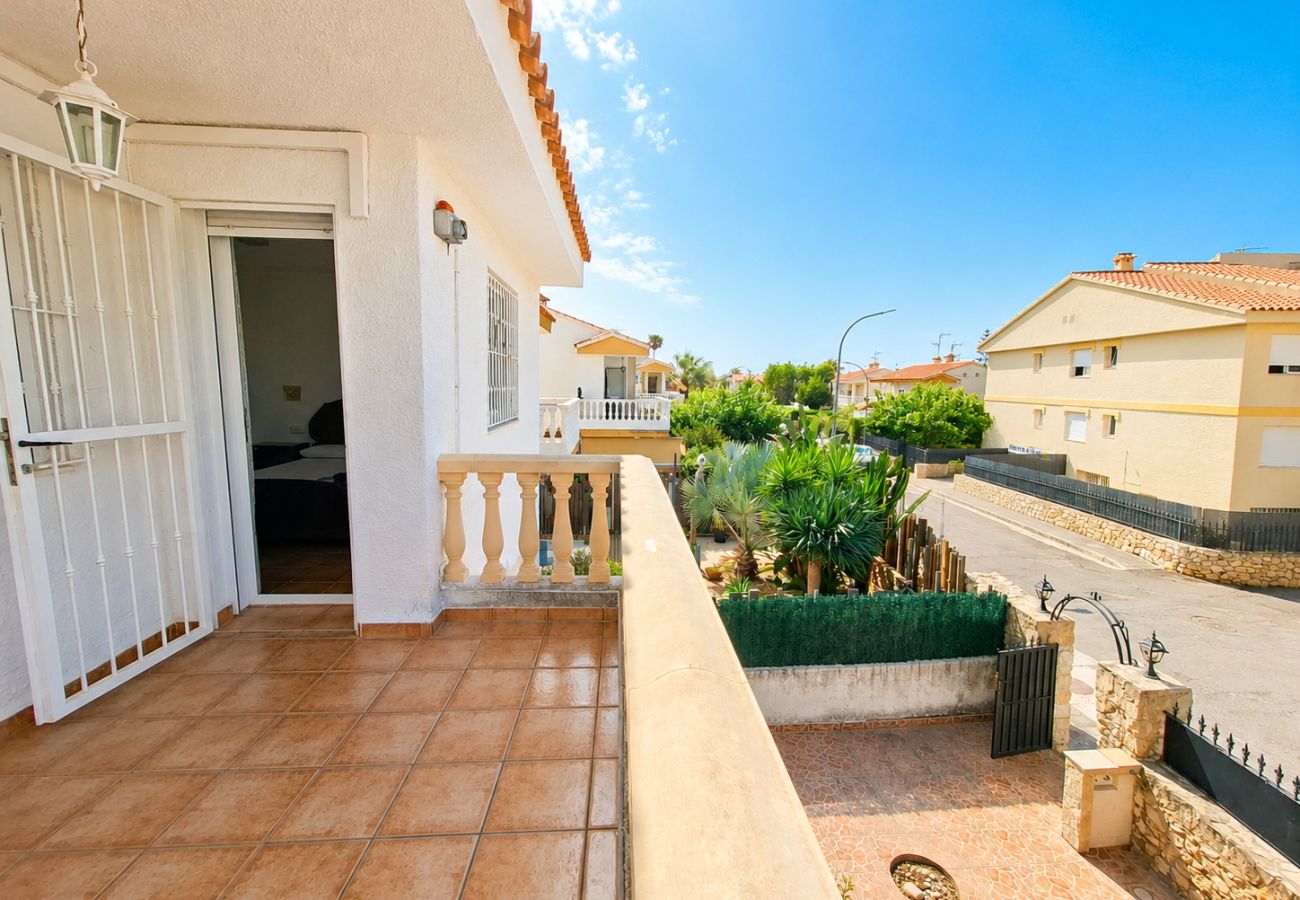 Casa en Alcoceber / Alcossebre - Villa Tres Playas | Gran patio privado · Piscina ·