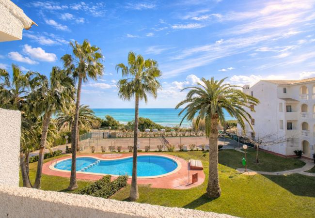 Ferienwohnung in Alcoceber / Alcossebre - Apartamento frente al mar con terraza PLAYA ROMANA
