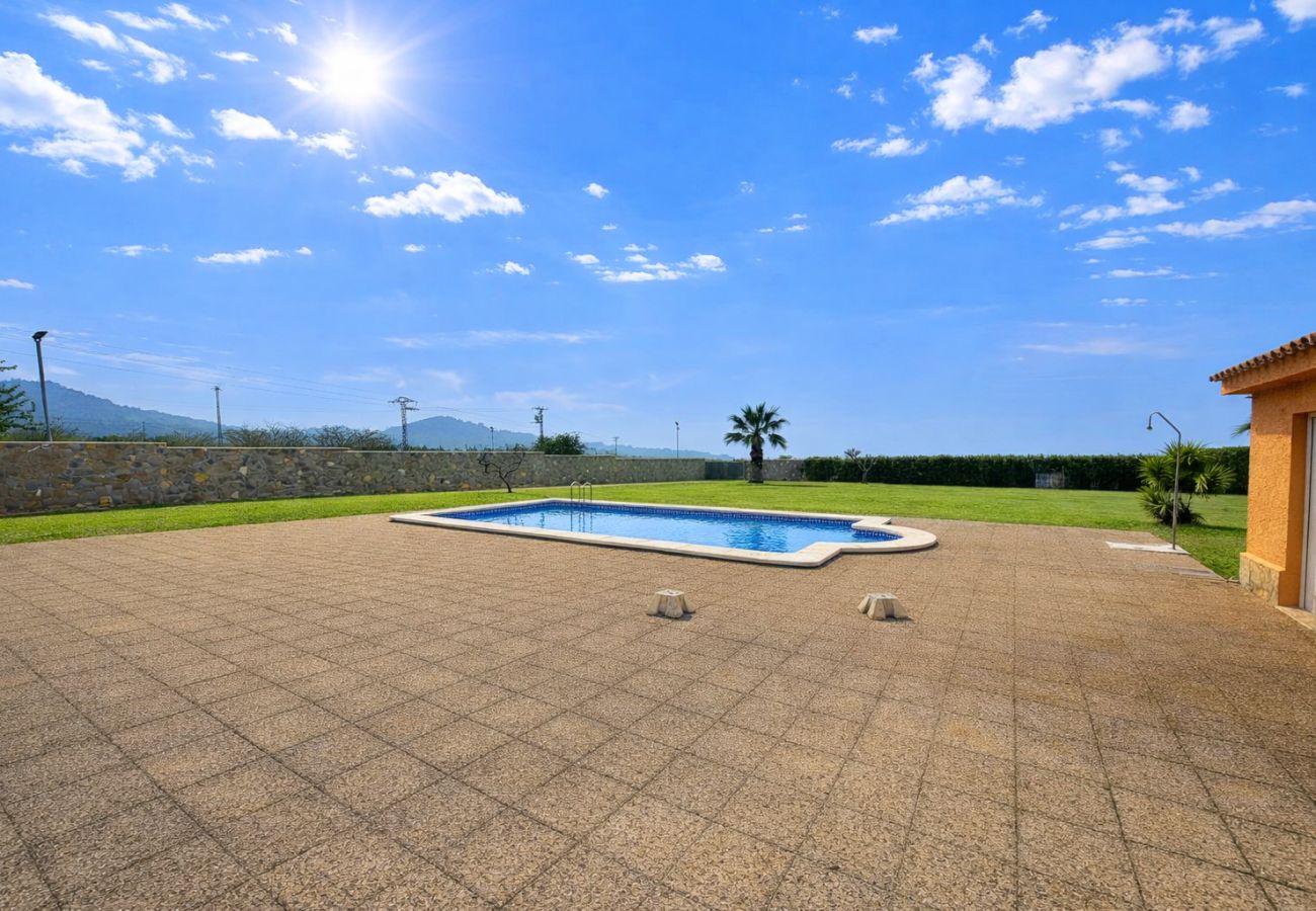 Villa in Alcoceber - Villa con Piscina Privada y 2.000m² de Jardín