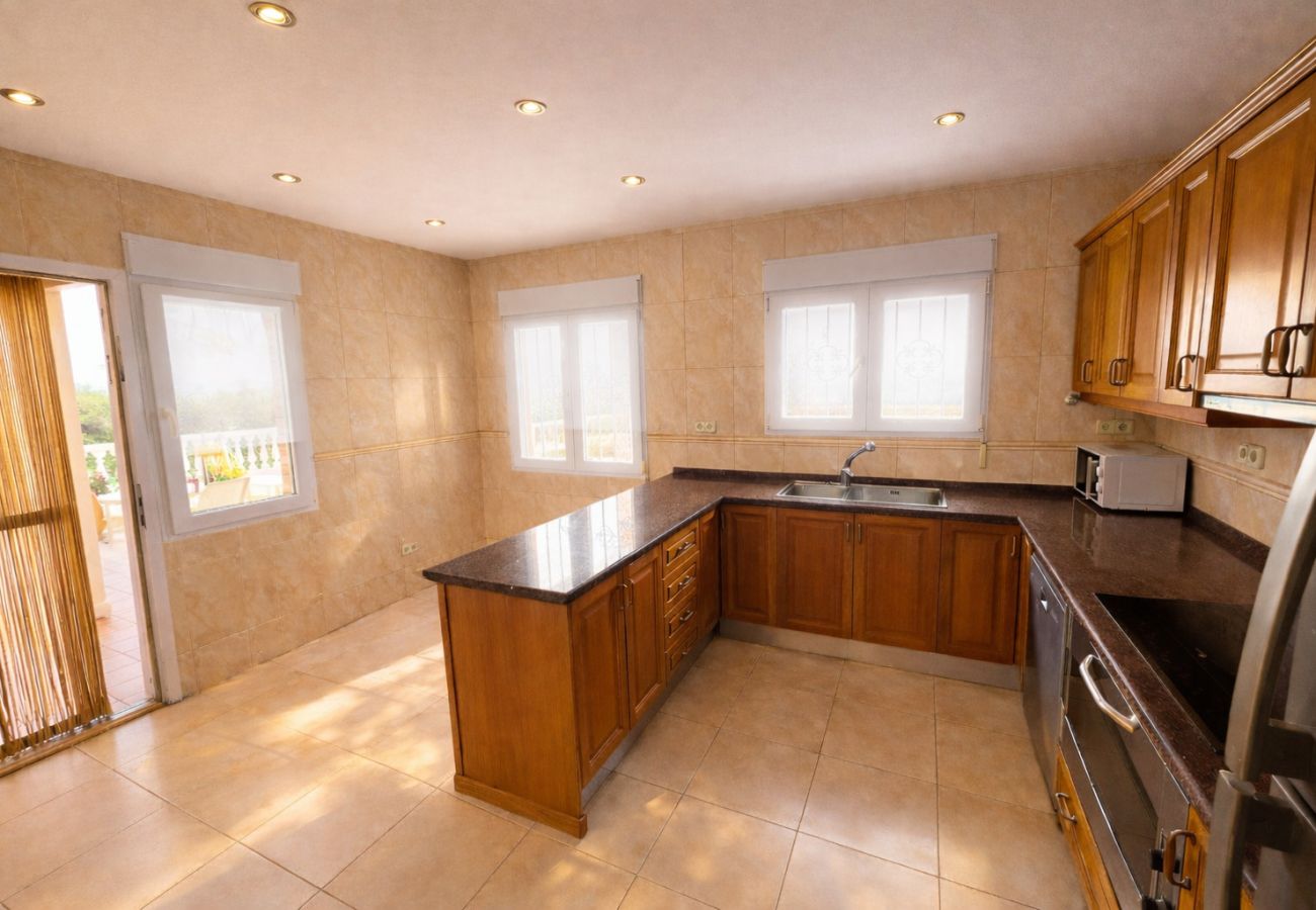 Villa in Alcoceber - Villa con Piscina Privada y 2.000m² de Jardín