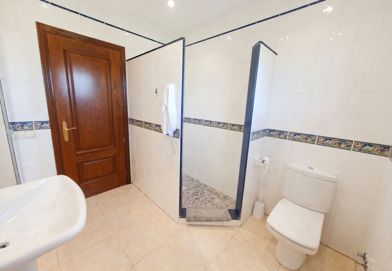 Villa in Alcoceber - Villa con Piscina Privada y 2.000m² de Jardín