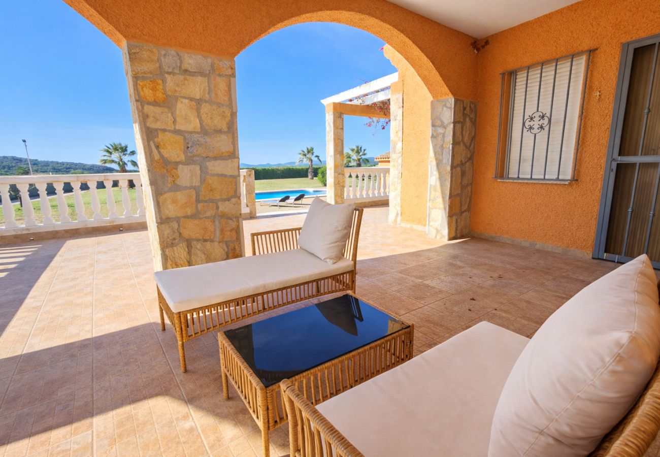 Villa in Alcoceber - Villa con Piscina Privada y 2.000m² de Jardín