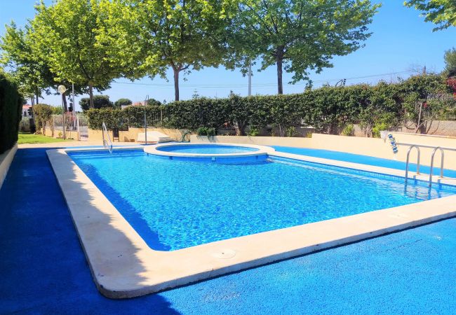 Ferienwohnung in Alcoceber - Playa Cargador - Apartamento con piscina y parking