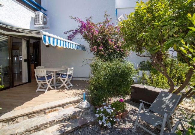  in Alcoceber / Alcossebre - Bungalow con terraza y jardín privdo LAS FUENTES