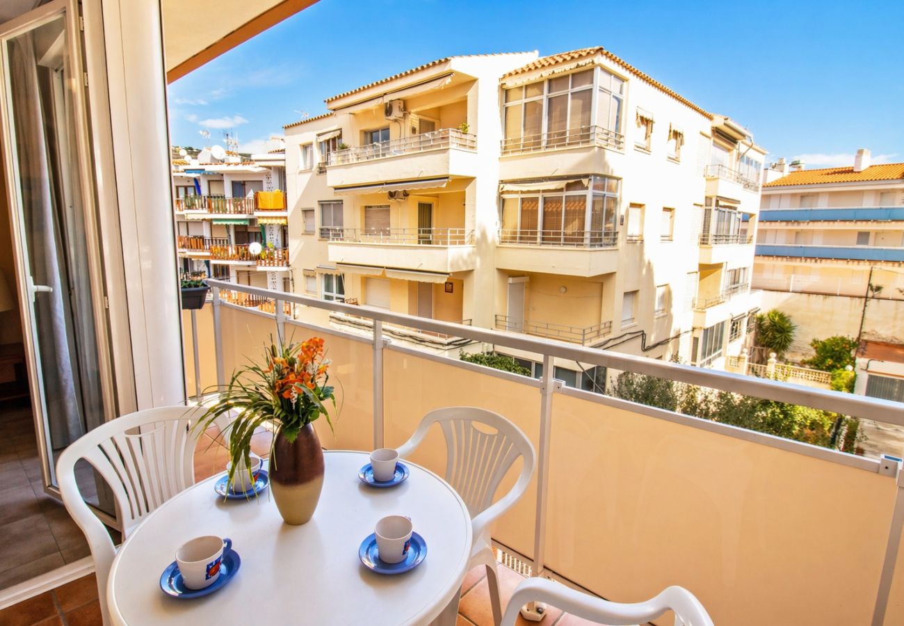 Ferienwohnung in Alcoceber - Playa Cargador - Apartamento con A/A y terraza