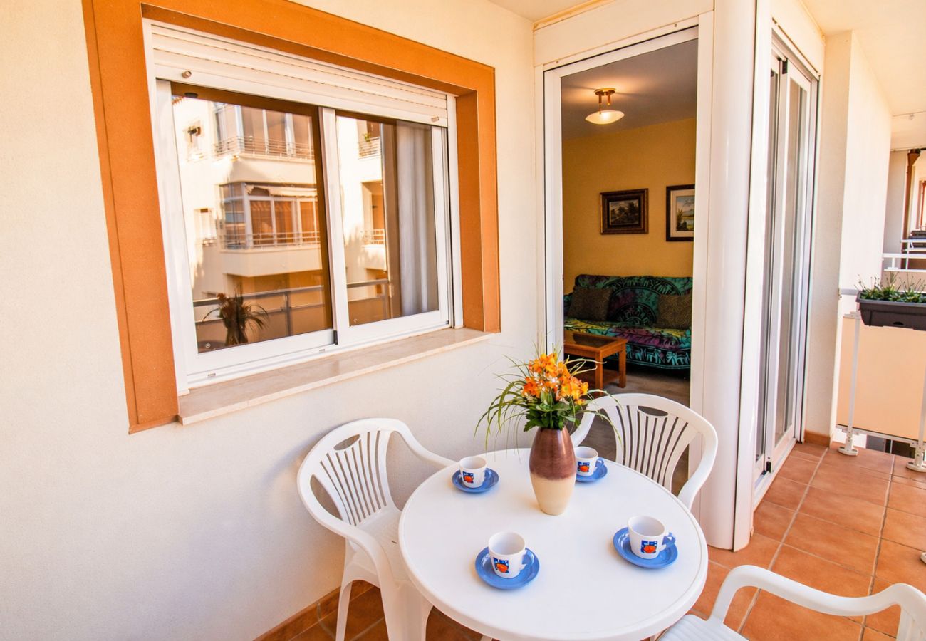 Ferienwohnung in Alcoceber - Playa Cargador - Apartamento con A/A y terraza