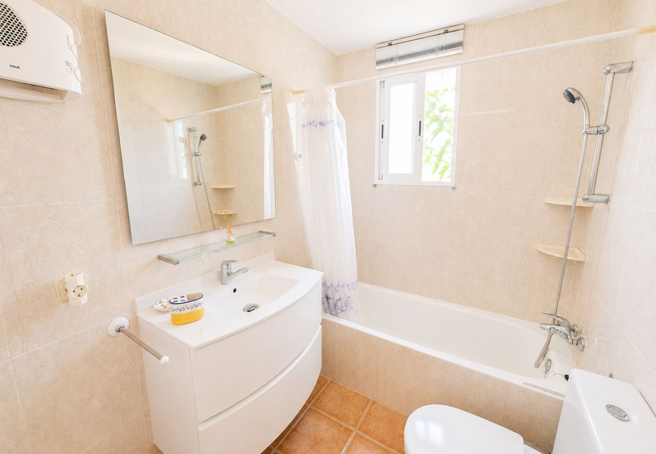 Ferienhaus in Alcoceber - Villa Tres Playas | Gran patio privado · Piscina ·