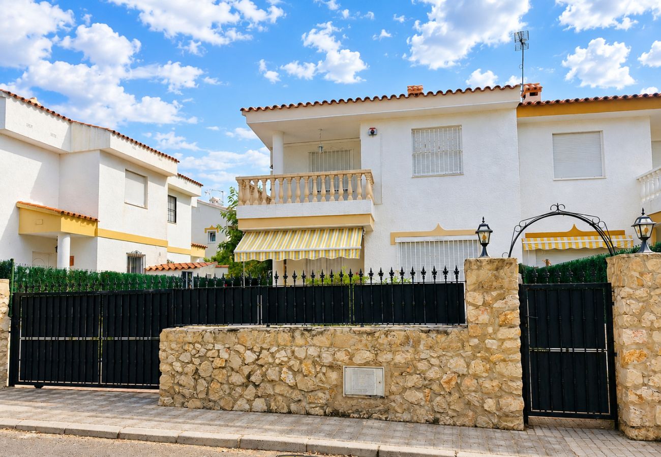 Ferienhaus in Alcoceber - Villa Tres Playas | Gran patio privado · Piscina ·