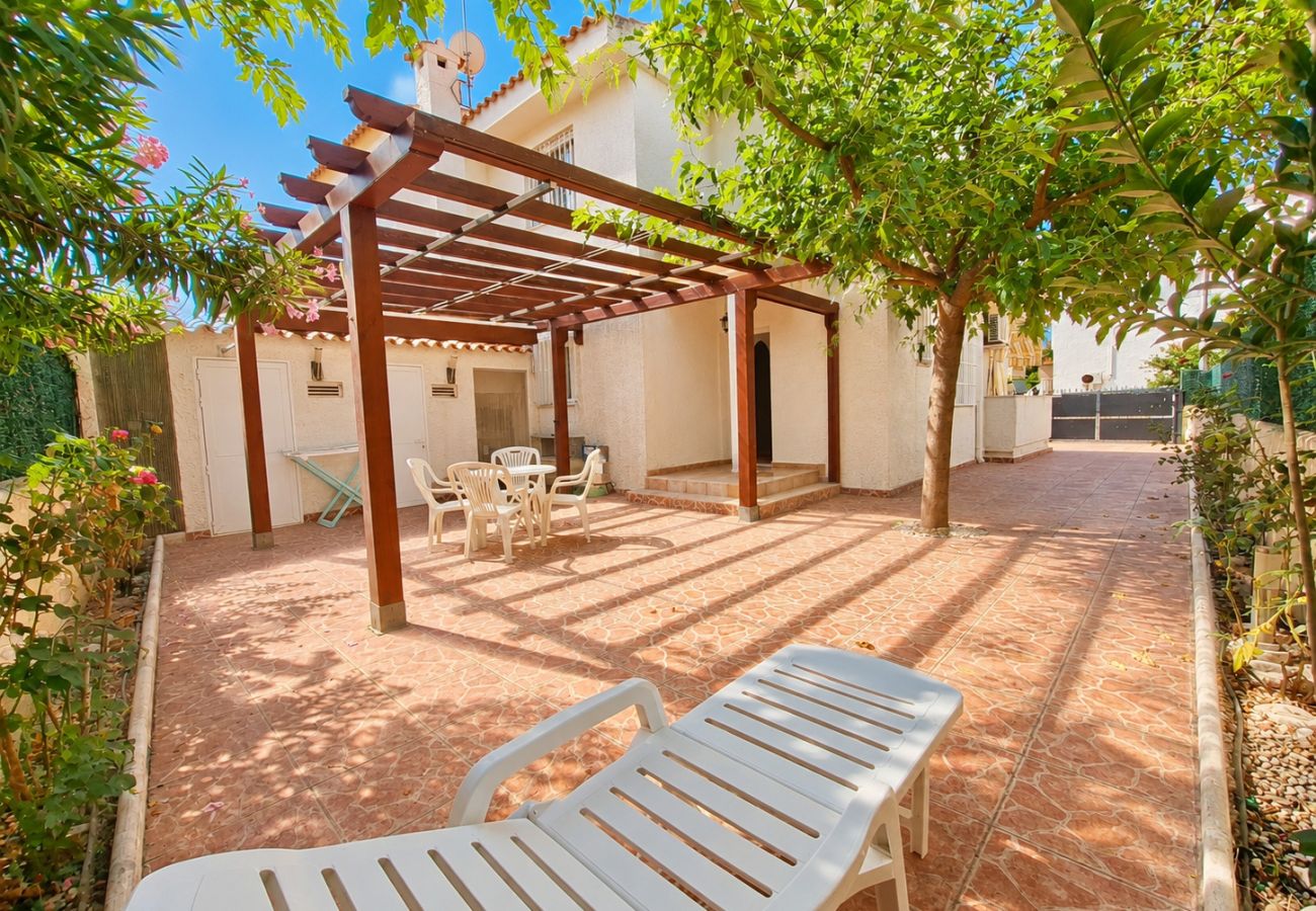 Ferienhaus in Alcoceber - Villa Tres Playas | Gran patio privado · Piscina ·