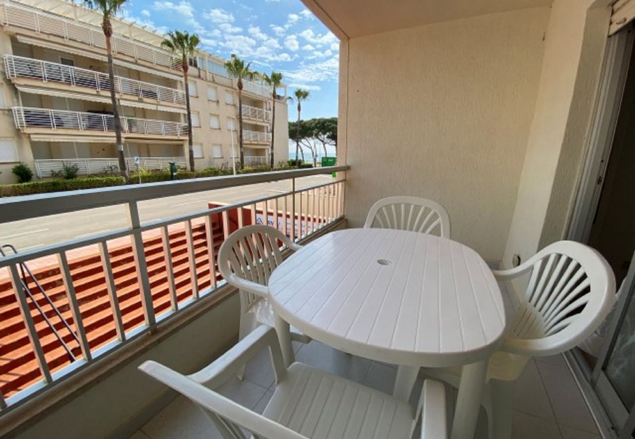 Apartment in Alcocebre / Alcossebre - IRTA PLAYA 105 PRIMERA LINEA PLAYA CARGADOR