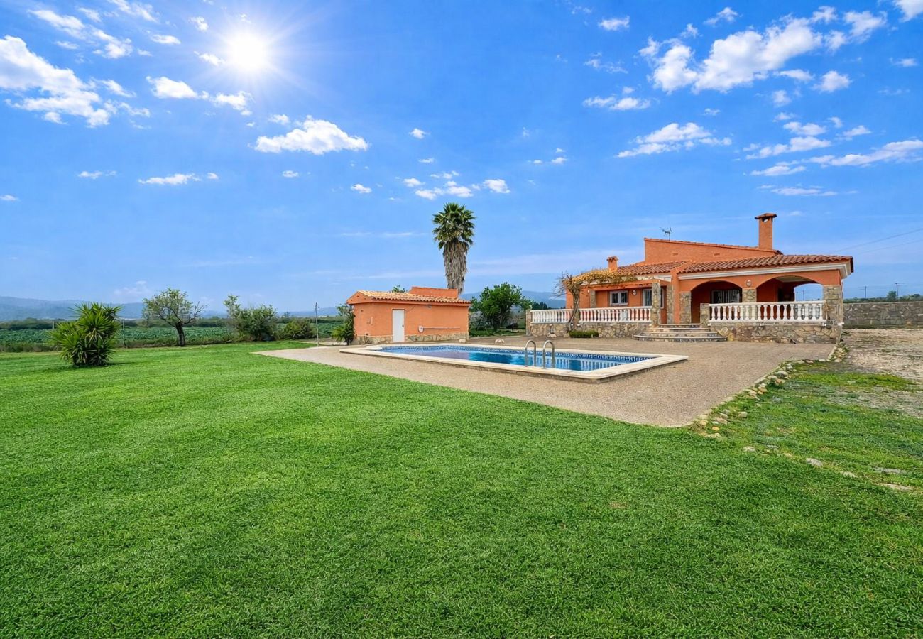Villa in Alcocebre / Alcossebre - Villa con Piscina Privada y 2.000m² de Jardín