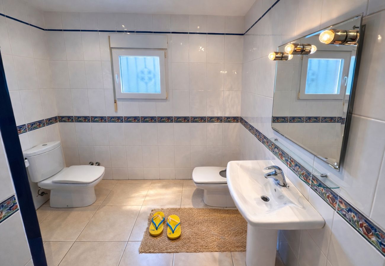 Villa in Alcocebre / Alcossebre - Villa con Piscina Privada y 2.000m² de Jardín