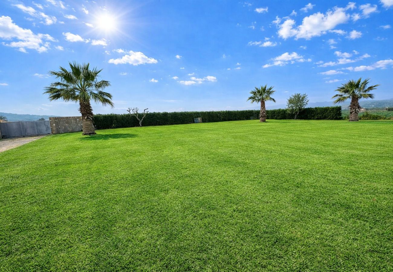 Villa in Alcocebre / Alcossebre - Villa con Piscina Privada y 2.000m² de Jardín