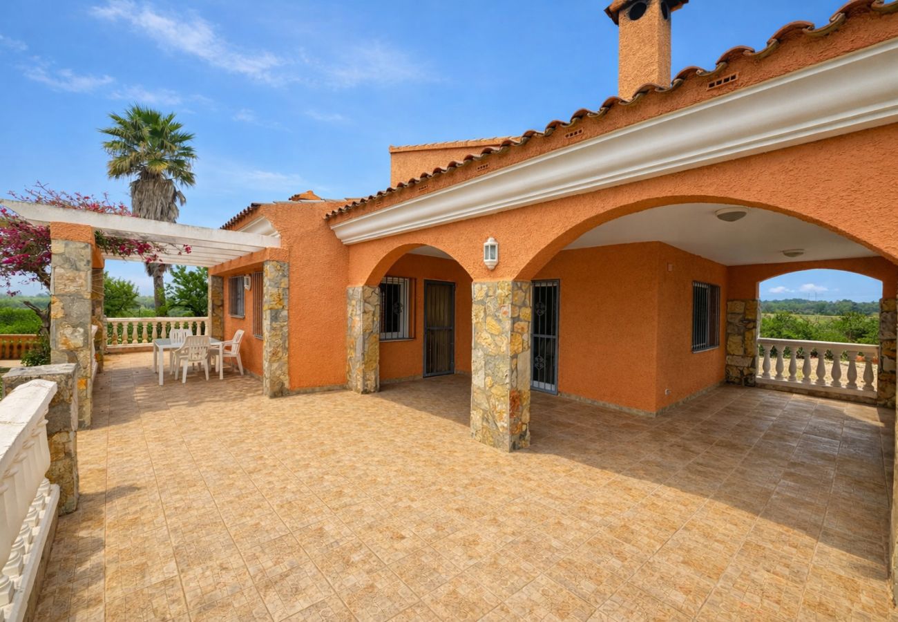 Villa in Alcocebre / Alcossebre - Villa con Piscina Privada y 2.000m² de Jardín