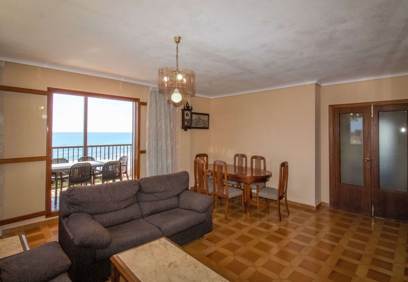 Apartment in Alcocebre / Alcossebre - APARTAMENTO EN PRIMERA LÍNEA Playa Cargador