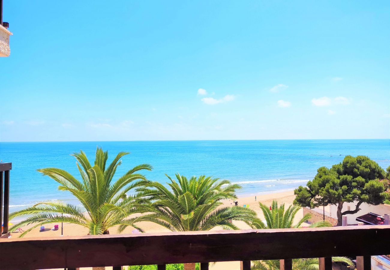 Apartment in Alcocebre / Alcossebre - Apartamento FRONTAL Primera línea PLAYA CARGADOR