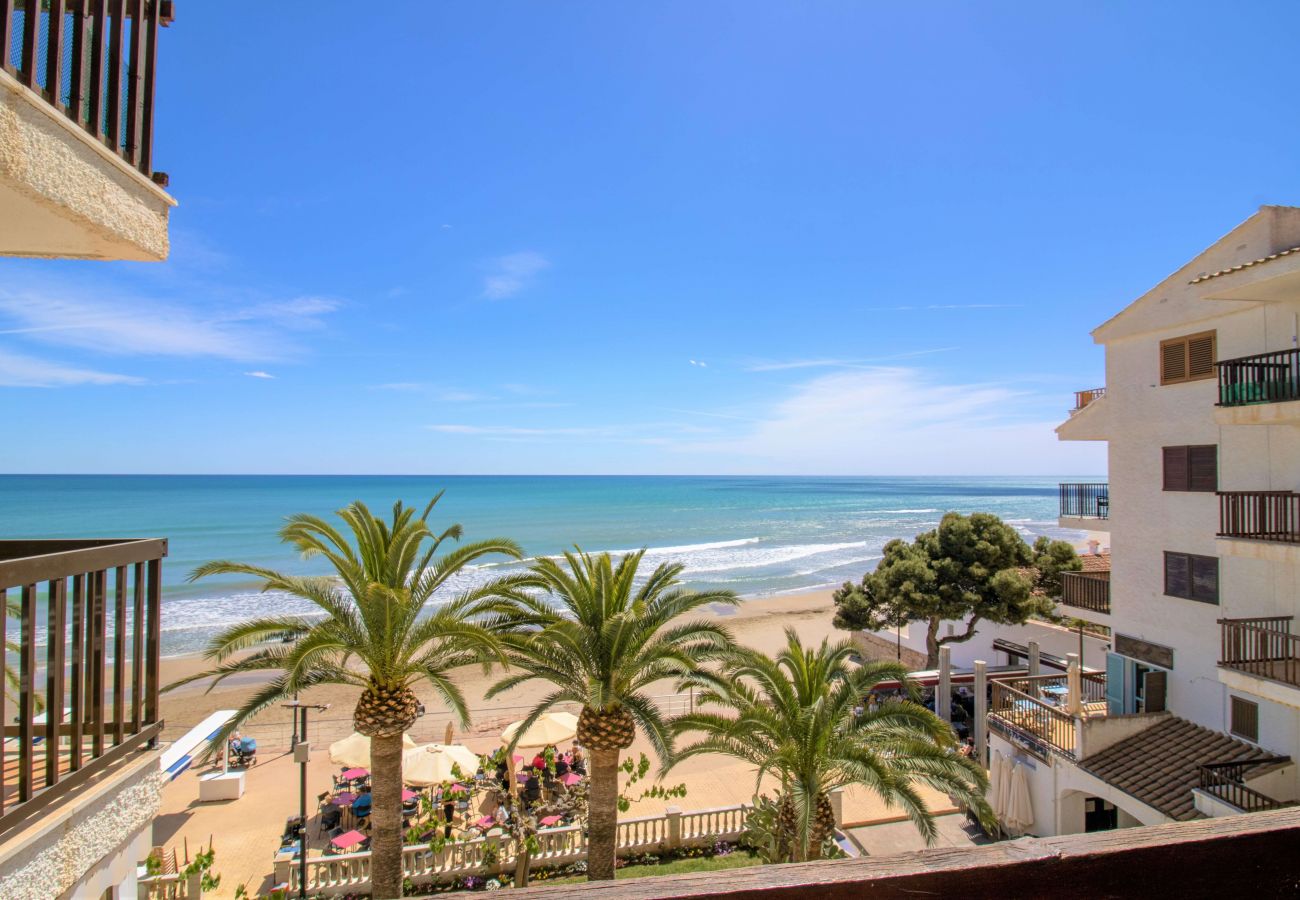 Apartment in Alcocebre / Alcossebre - Apartamento FRONTAL Primera línea PLAYA CARGADOR