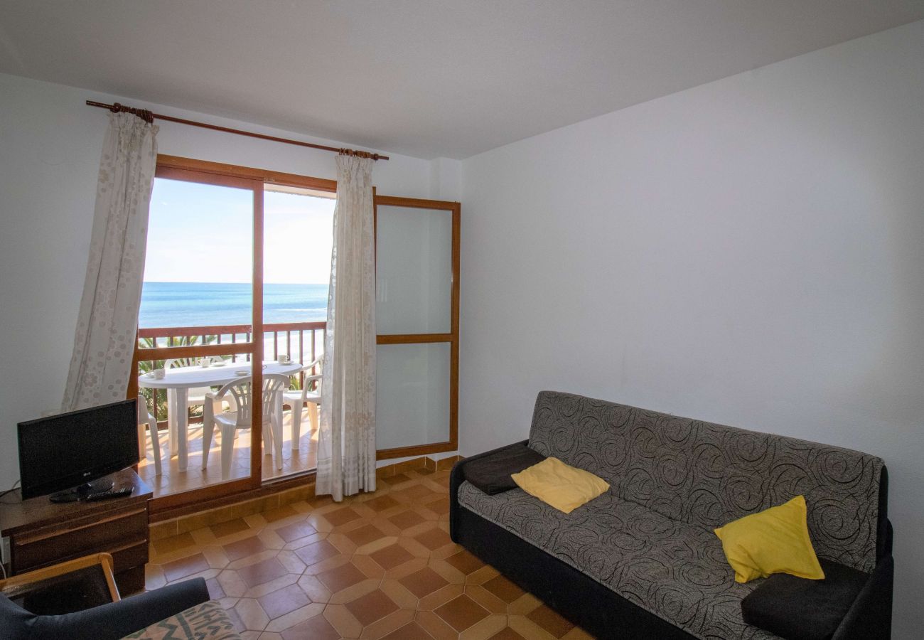 Apartment in Alcocebre / Alcossebre - Apartamento FRONTAL Primera línea PLAYA CARGADOR