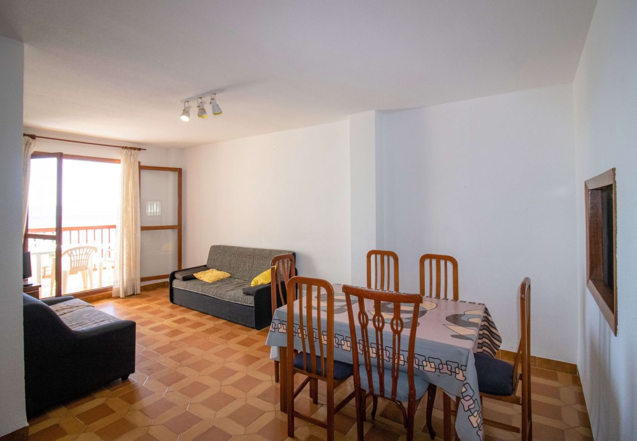 Apartment in Alcocebre / Alcossebre - Apartamento FRONTAL Primera línea PLAYA CARGADOR
