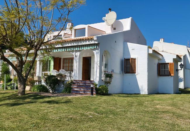 Townhouse in Alcocebre / Alcossebre - CASA ADOSADA con jardín Las Haciendas