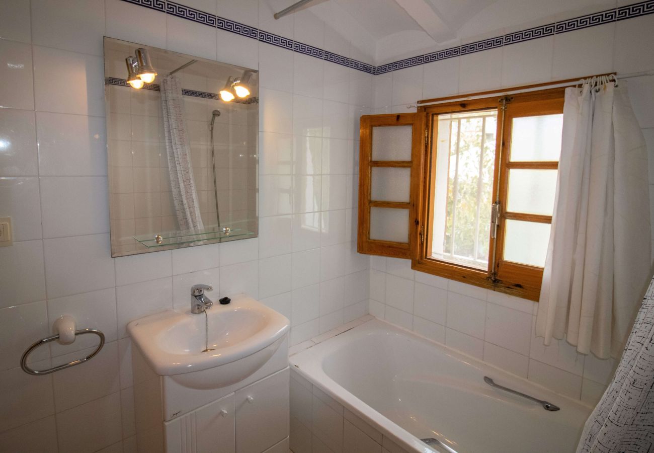 Townhouse in Alcocebre / Alcossebre - CASA ADOSADA con jardín Las Haciendas