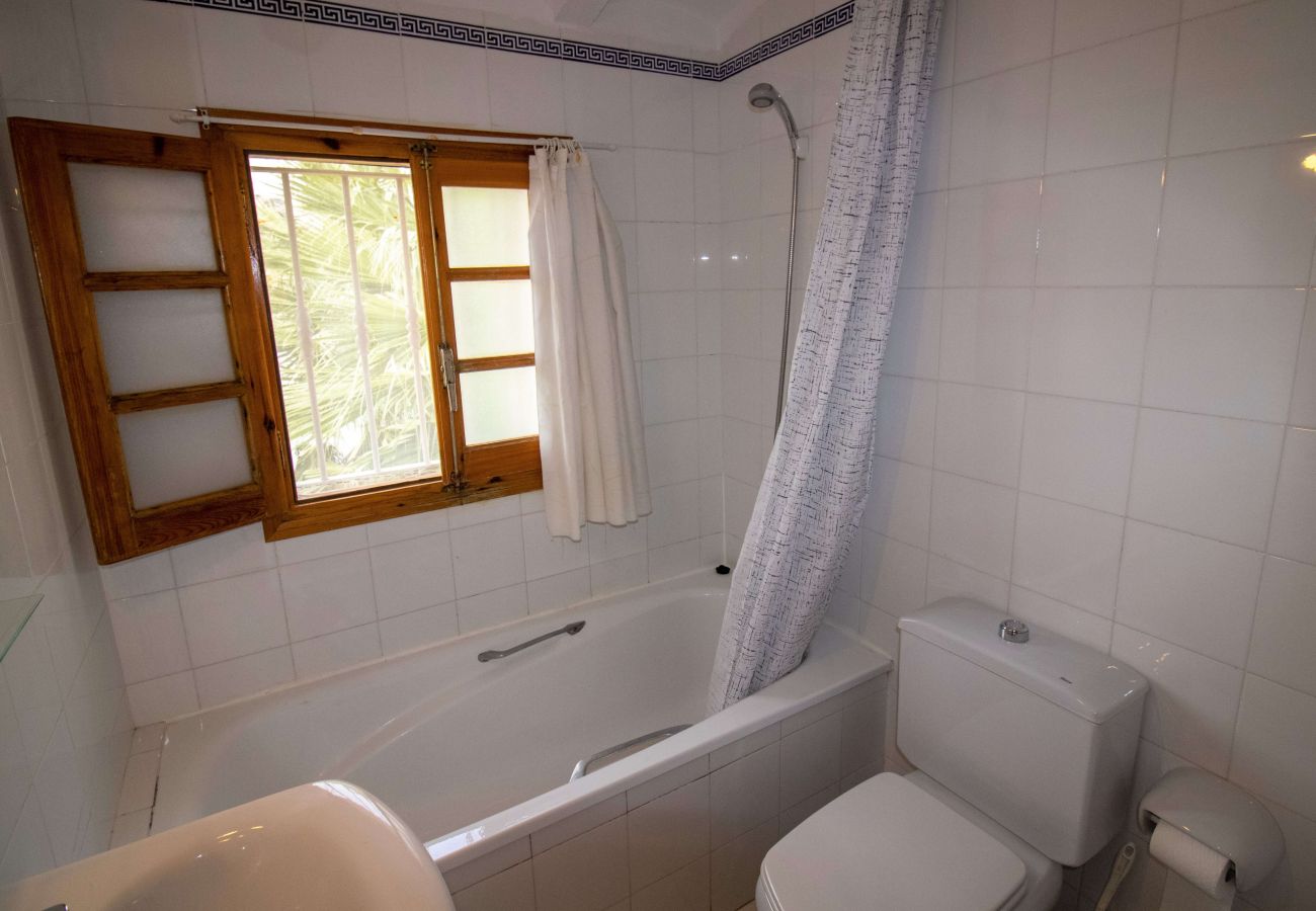 Townhouse in Alcocebre / Alcossebre - CASA ADOSADA con jardín Las Haciendas
