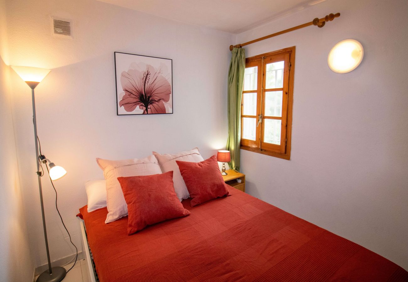 Townhouse in Alcocebre / Alcossebre - CASA ADOSADA con jardín Las Haciendas