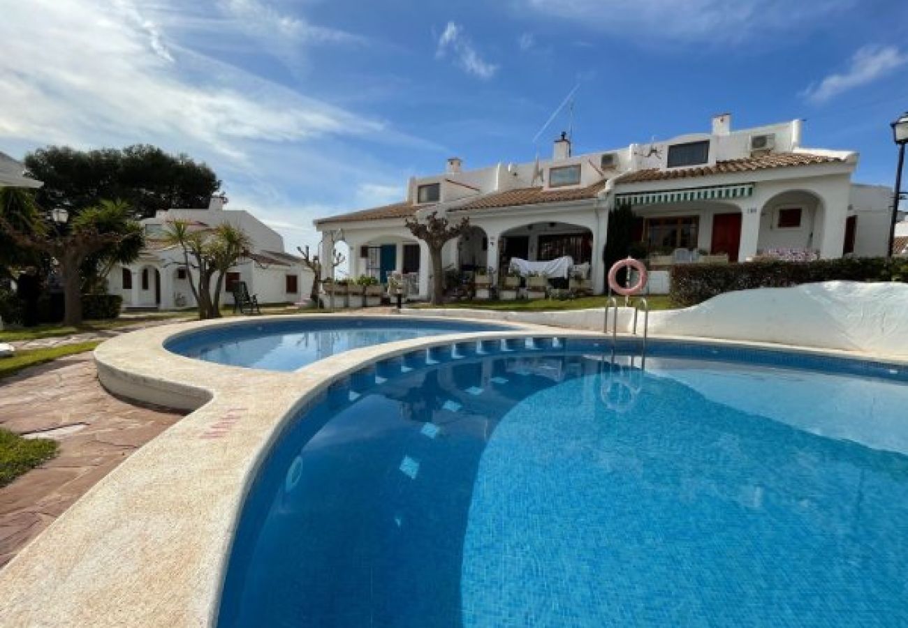 Townhouse in Alcocebre / Alcossebre - CASA ADOSADA con jardín Las Haciendas